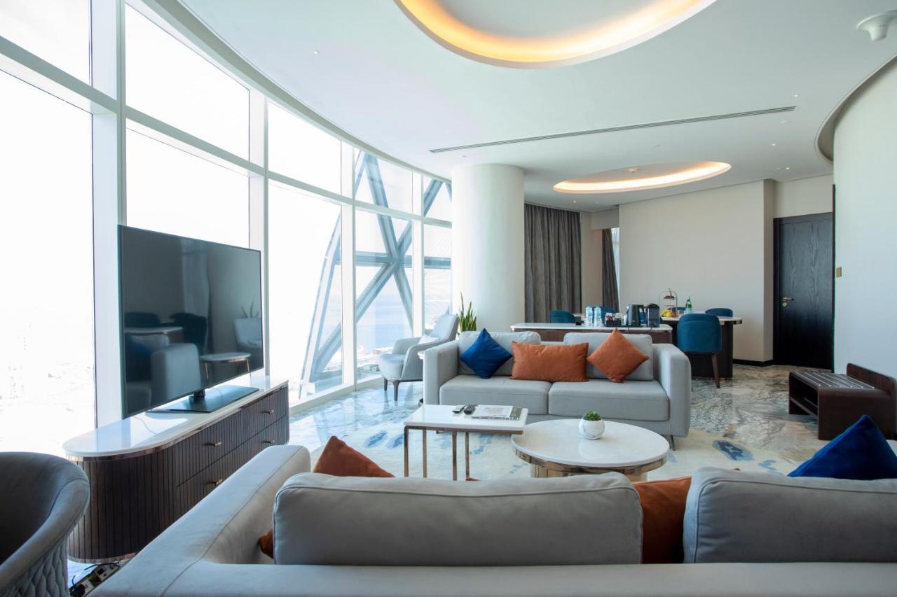Century Marina Hotel - Lusail Екстер'єр фото A suite at the hotel