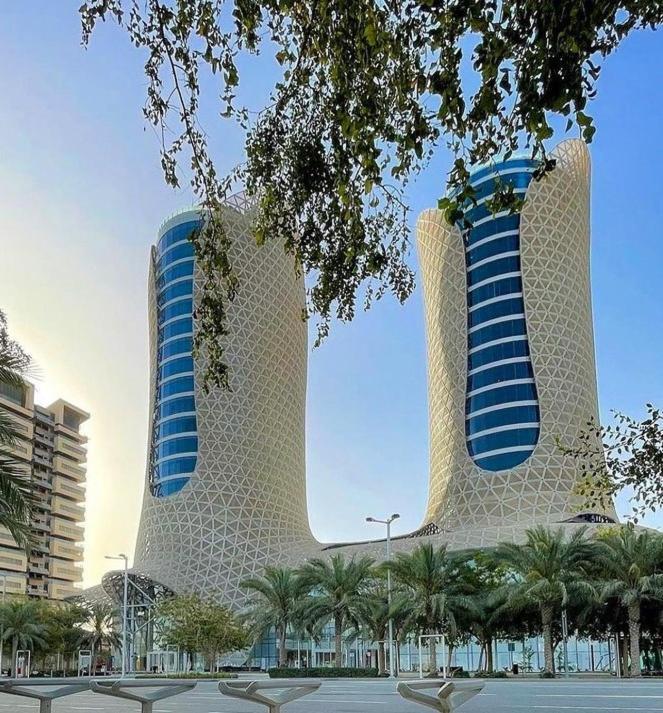 Century Marina Hotel - Lusail Екстер'єр фото Al Hamra Towers