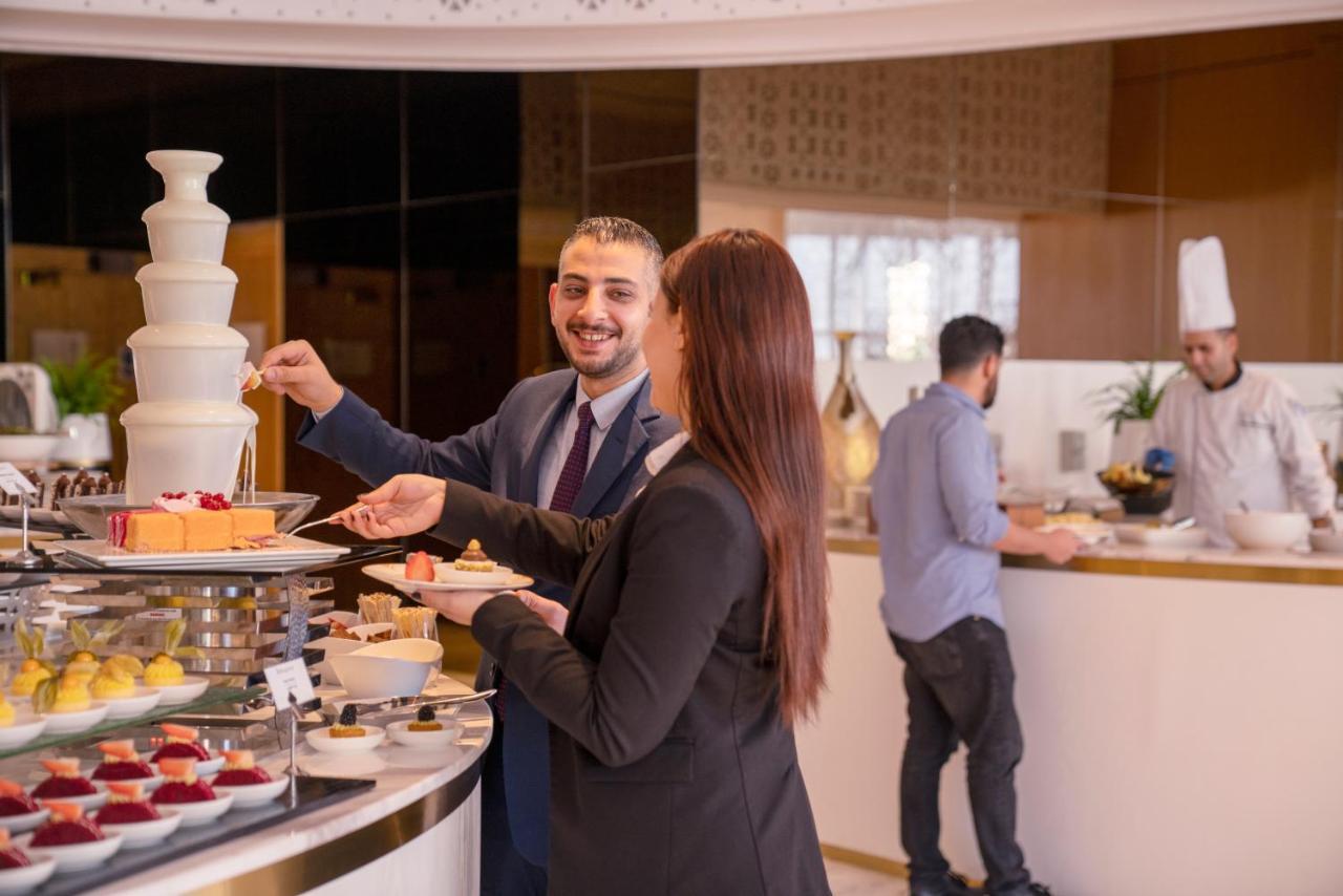 Century Marina Hotel - Lusail Екстер'єр фото Chocolate fountain