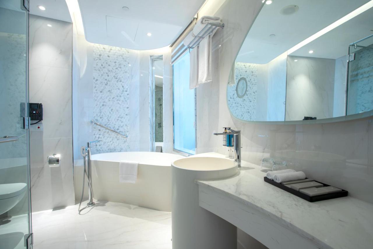 Century Marina Hotel - Lusail Екстер'єр фото Bathroom