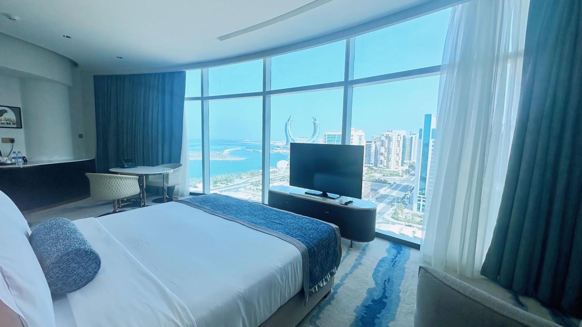 Century Marina Hotel - Lusail Екстер'єр фото A bedroom at the hotel