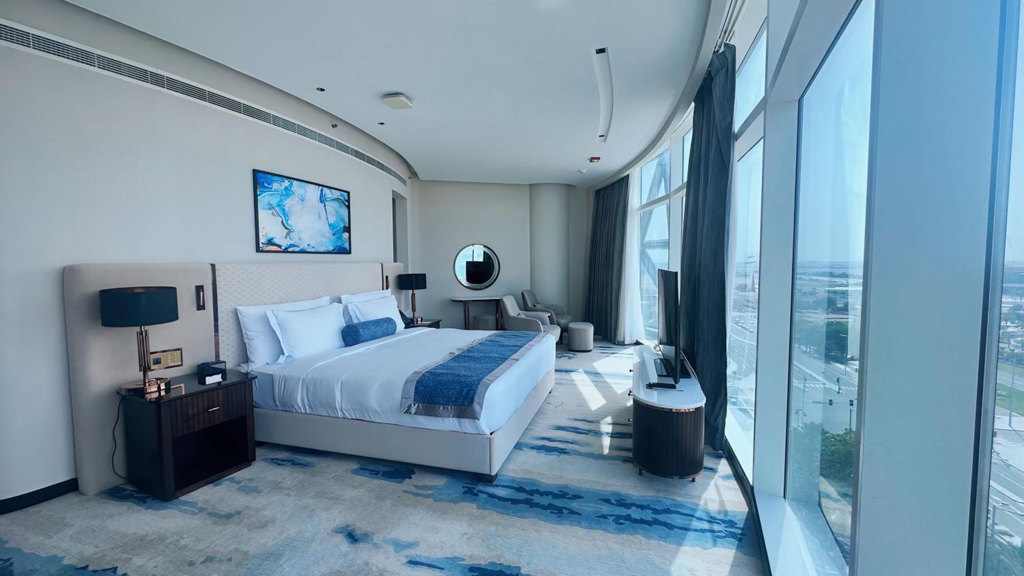 Century Marina Hotel - Lusail Екстер'єр фото A bedroom at the hotel